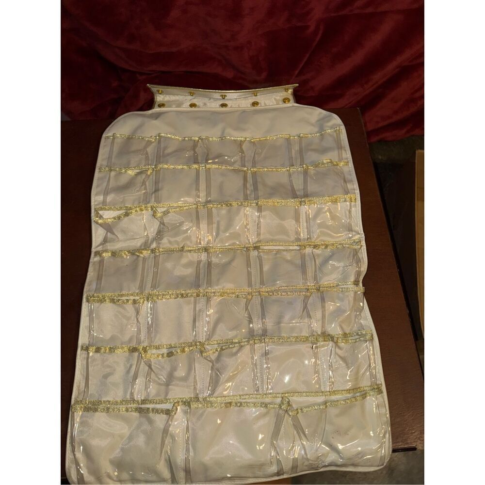 Jewelry storage hanger
